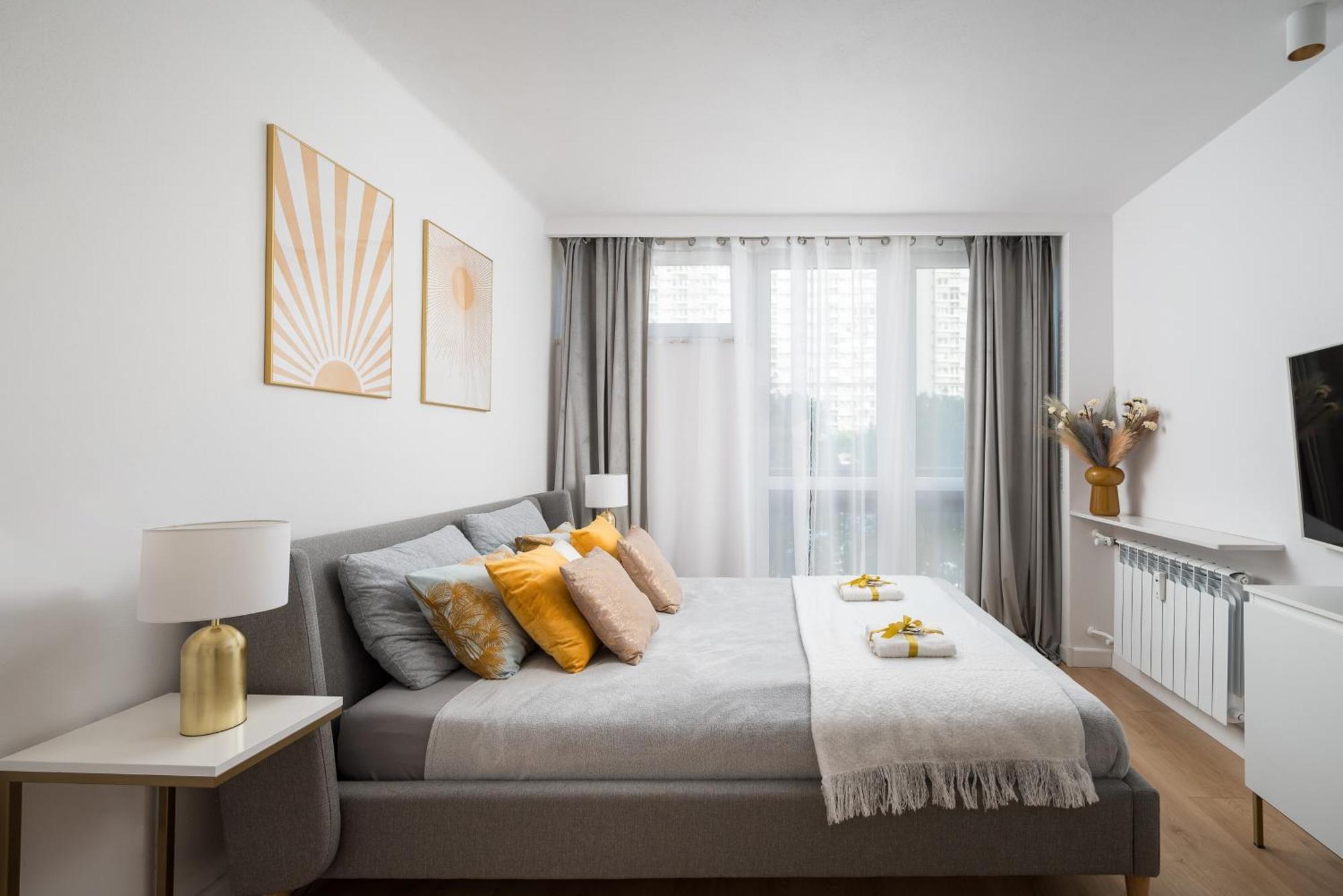Gold Premium Central Suite 950 M To Central Station Parking Варшава Екстериор снимка