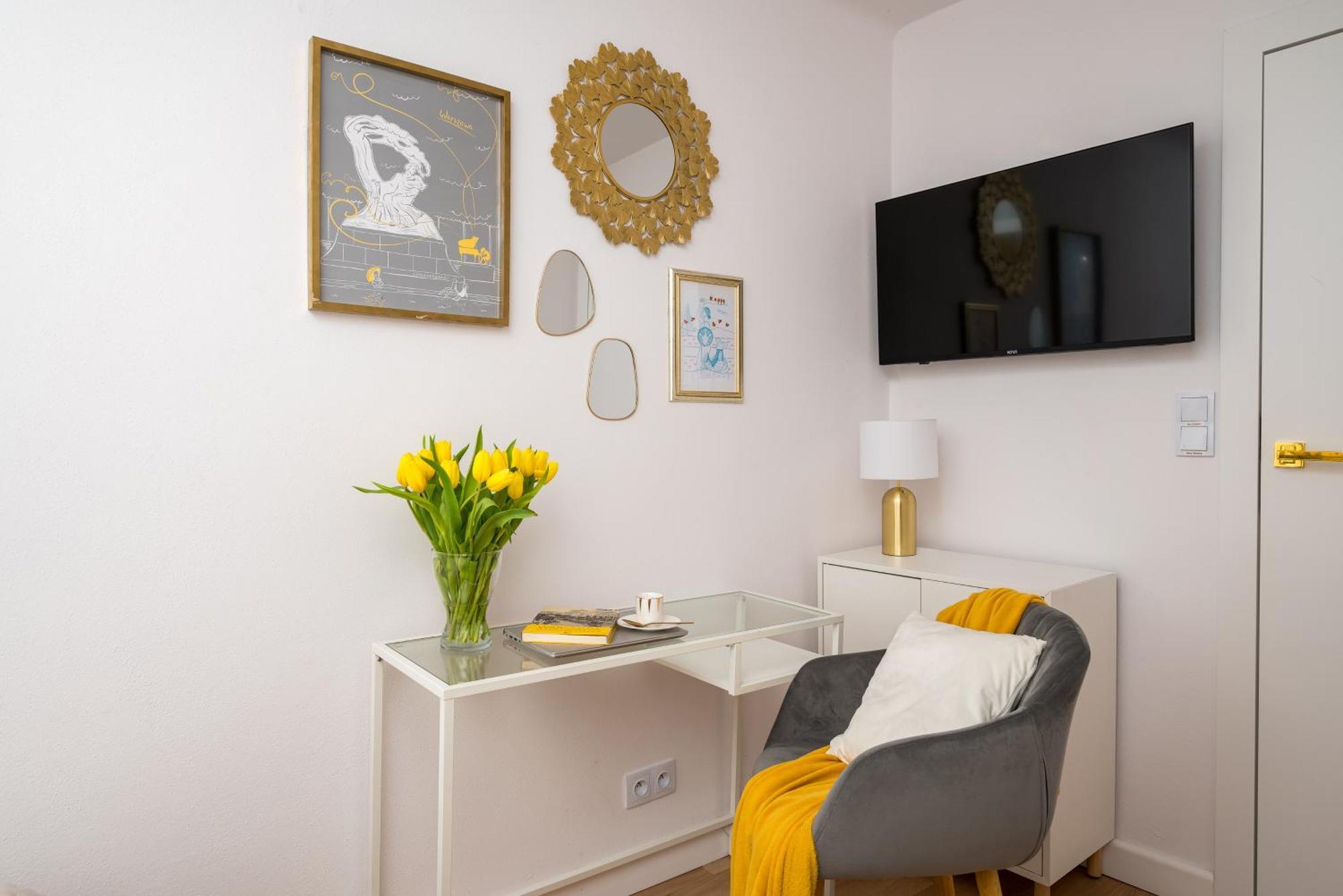 Gold Premium Central Suite 950 M To Central Station Parking Варшава Екстериор снимка