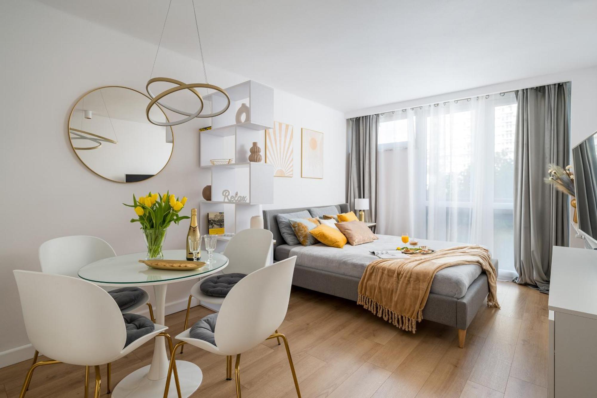 Gold Premium Central Suite 950 M To Central Station Parking Варшава Екстериор снимка