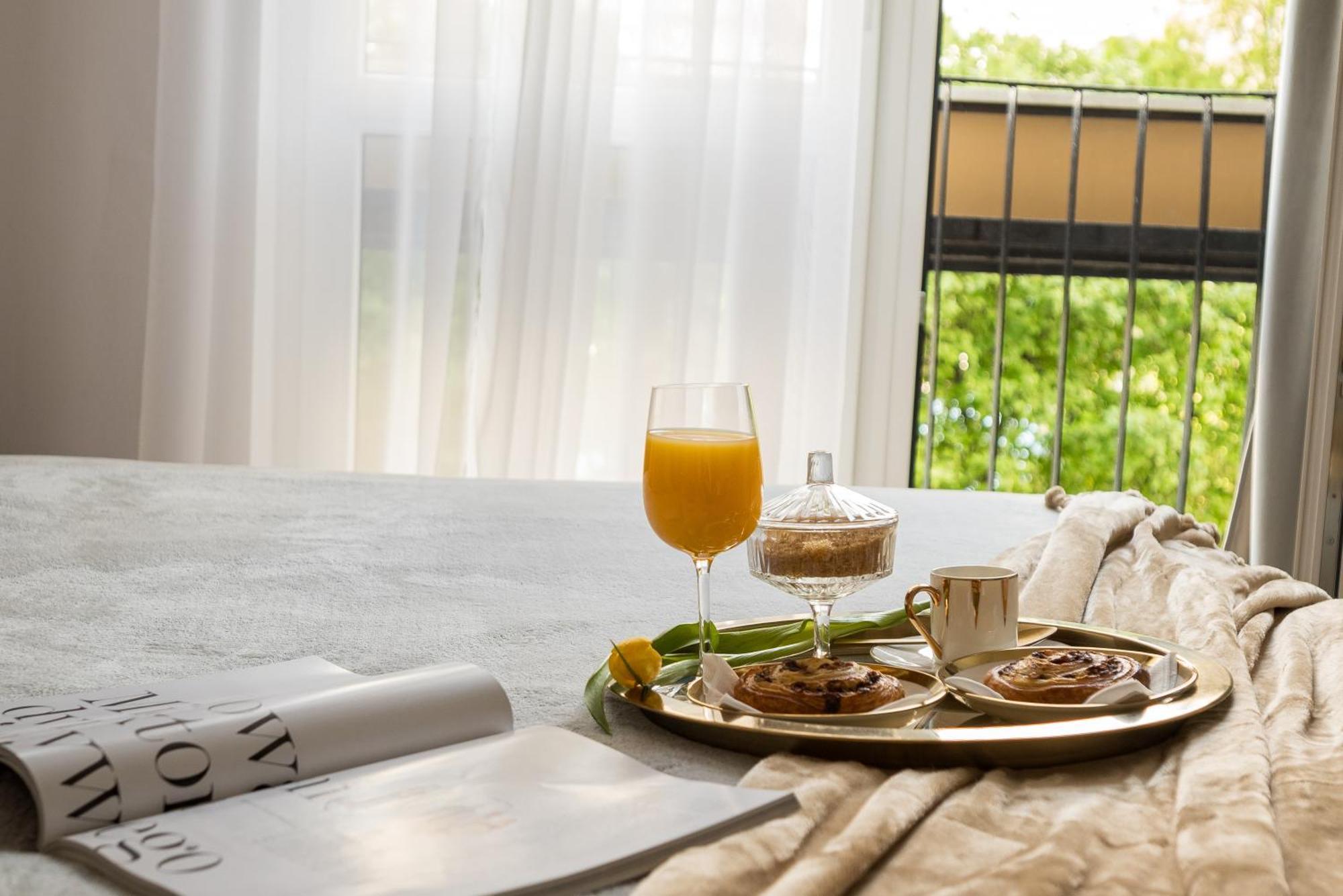 Gold Premium Central Suite 950 M To Central Station Parking Варшава Екстериор снимка