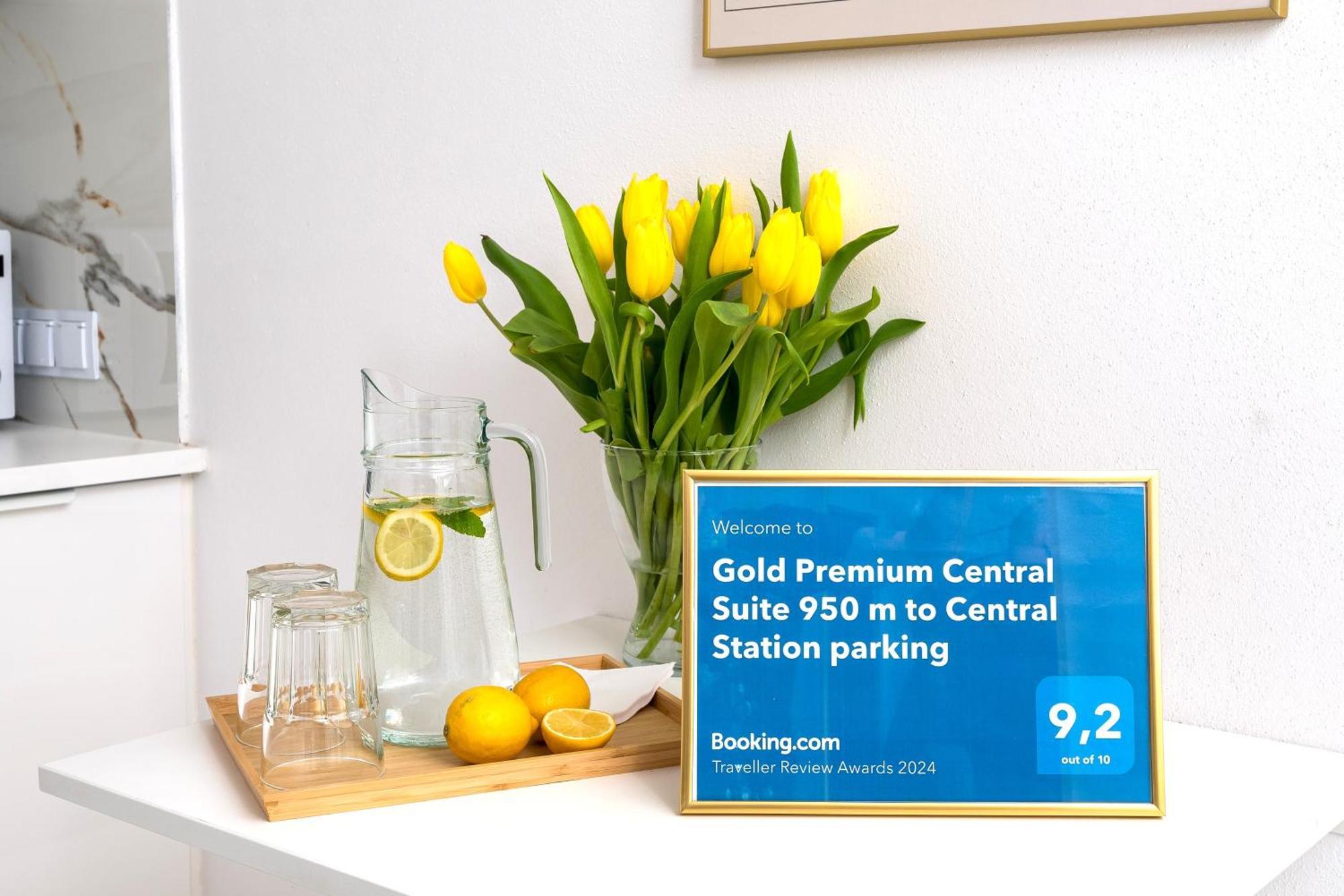 Gold Premium Central Suite 950 M To Central Station Parking Варшава Екстериор снимка